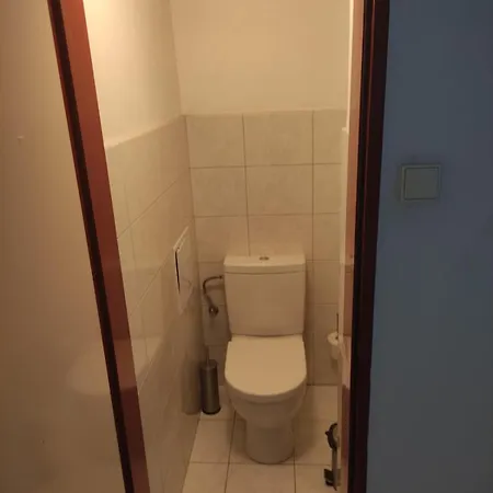 Local Zizkov - Near Center 3*